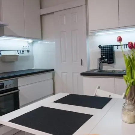 Malasits 2 Private With Shared Bathroom Проживание в семье